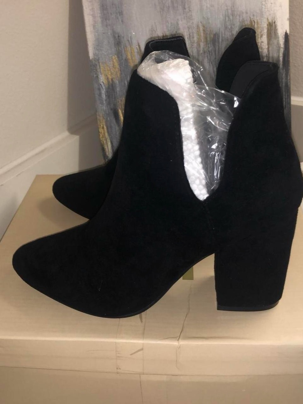 Forever 21 YOKI Faux Suede Cutout Booties Black size 6